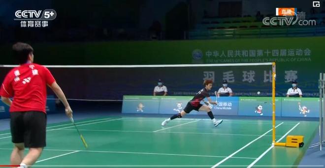 足1年且失 足1年且失